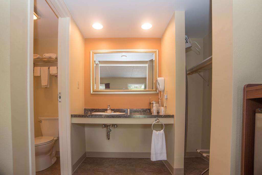 Colonnade Inn Lyndonville Kültér fotó