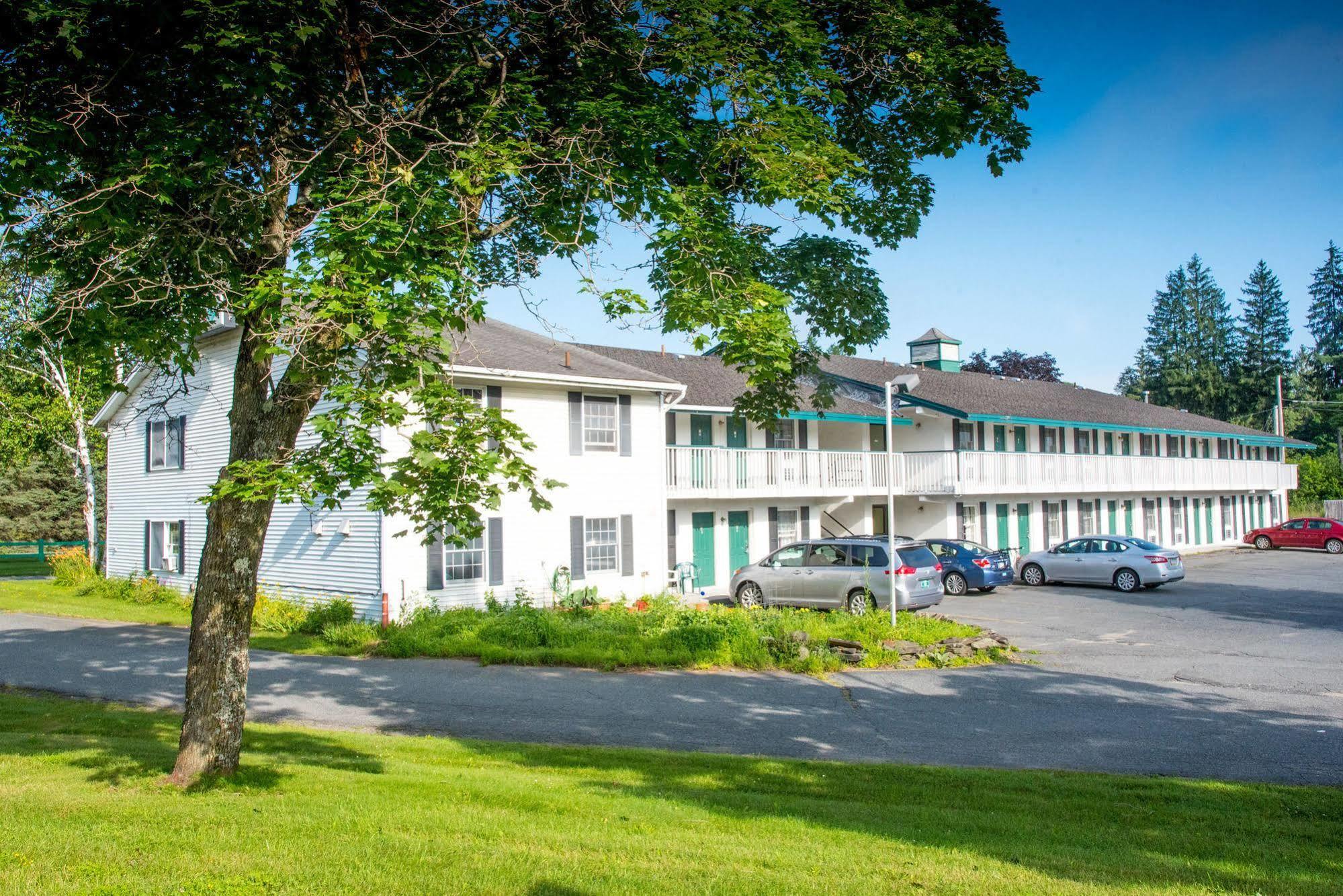 Colonnade Inn Lyndonville Kültér fotó