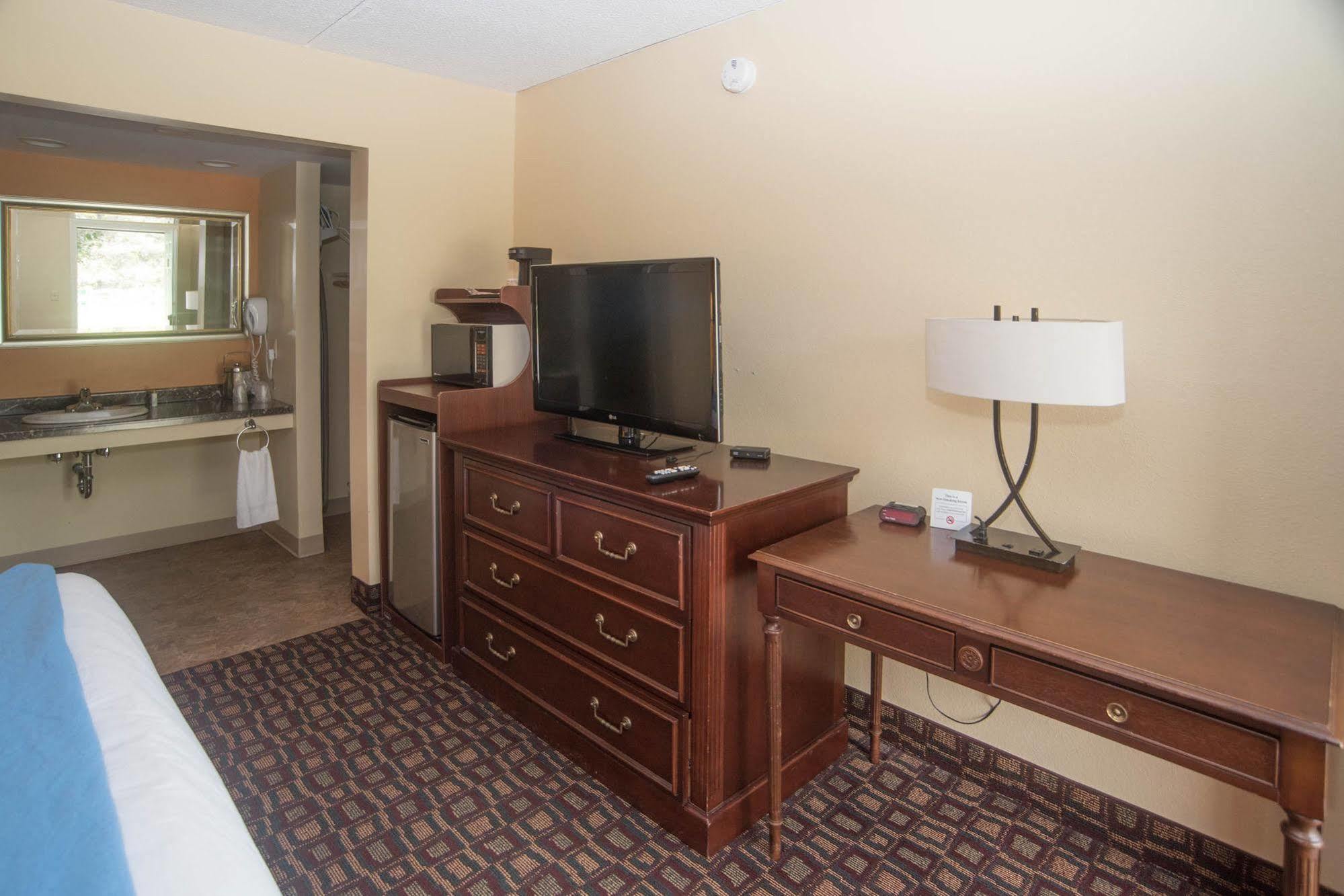 Colonnade Inn Lyndonville Kültér fotó